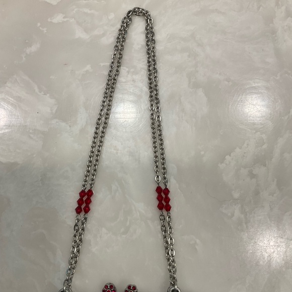 Vintage Art Deco Red Beaded Clasp Top Cocktail Bag with two Silver Chain Handles - Picture 4 of 12